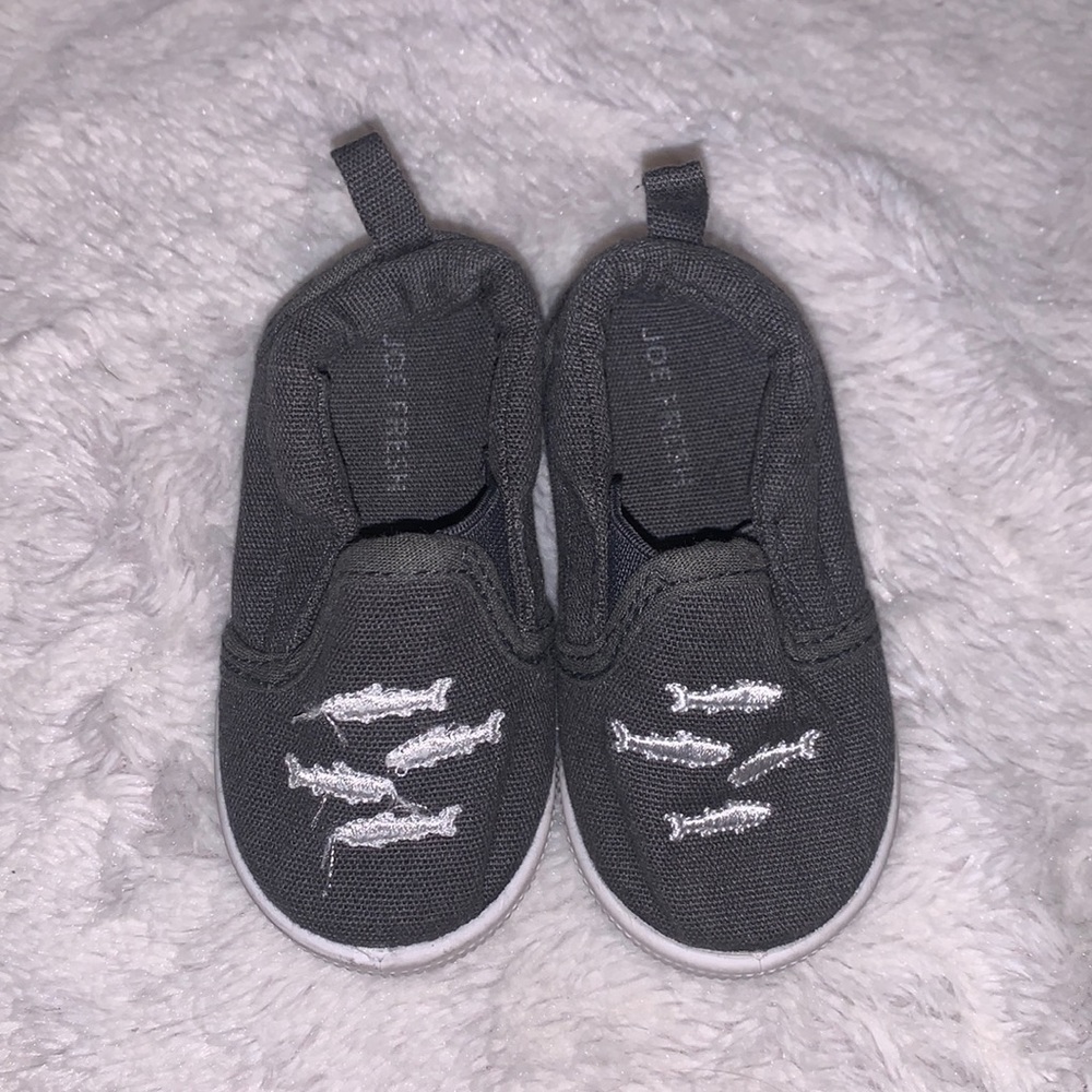 joe fresh shark slip on gray shoes size 3